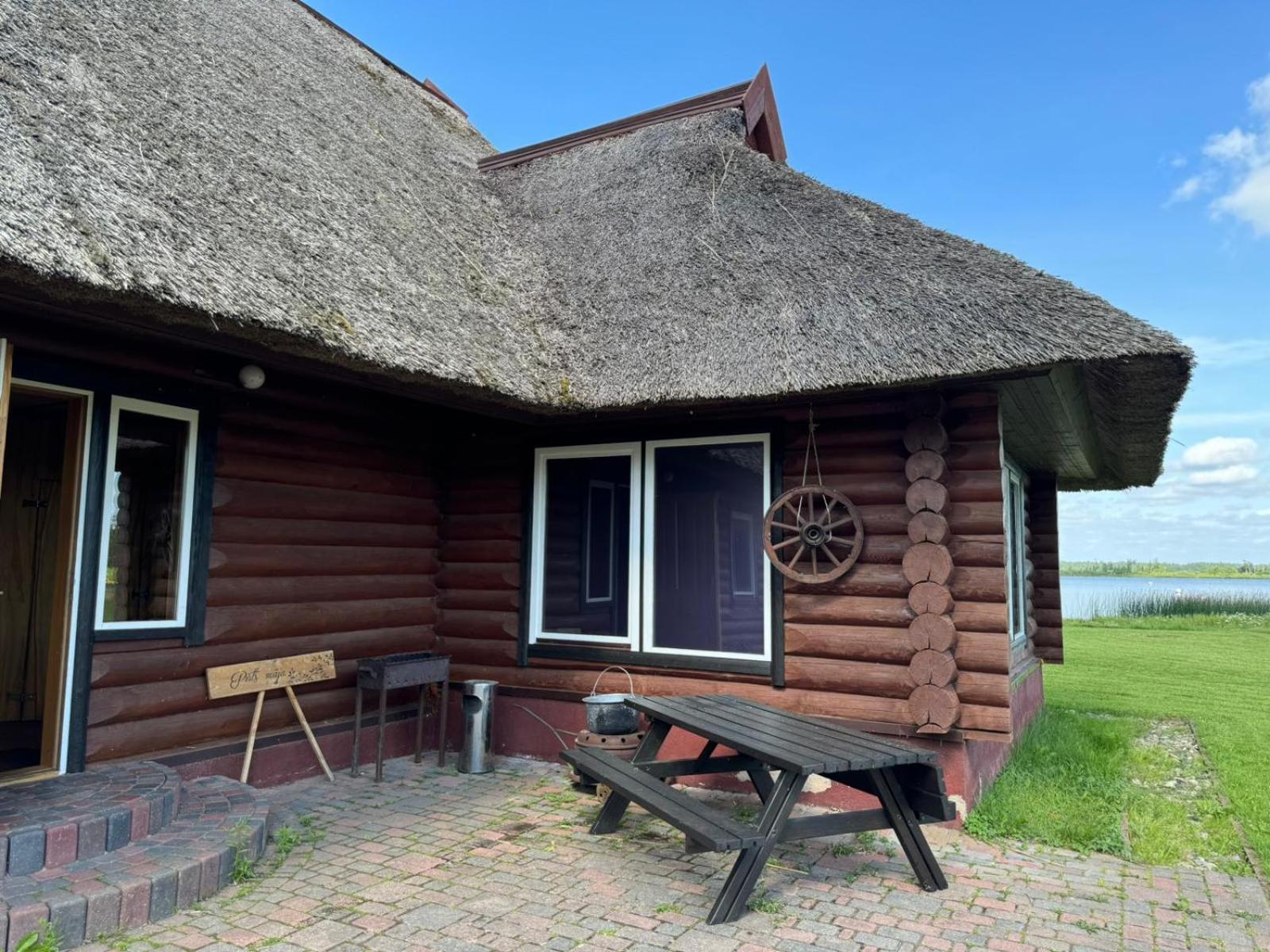 Vonadzini Hotel Stāmeriena Kültér fotó